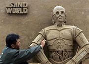 C-3PO z piasku w wykonaniu Singapurczyka Joohenga Tana.